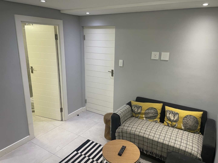 1 Bedroom Property for Sale in Sea Point Western Cape